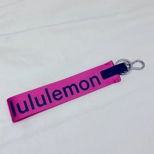 Lululemon Never Lost Keychain PINK/BLACK